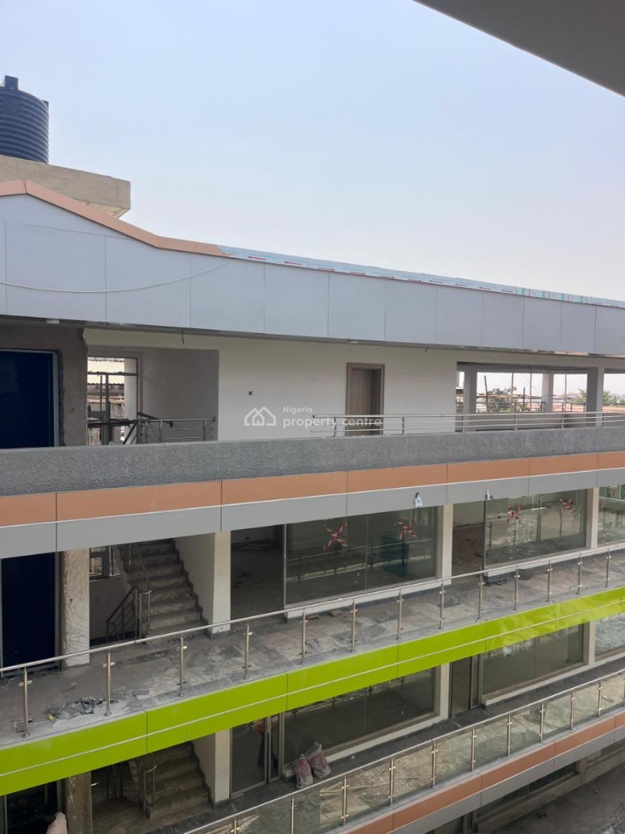 Corporate Office Space in a Strategic Plaza, 69, Road, Gwarinpa, Abuja, Plaza / Complex / Mall for Sale