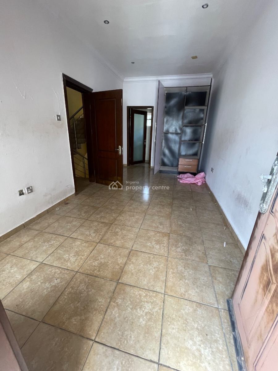 3 Bedrooms, Osapa London, Lekki, Lagos, Terraced Duplex for Rent