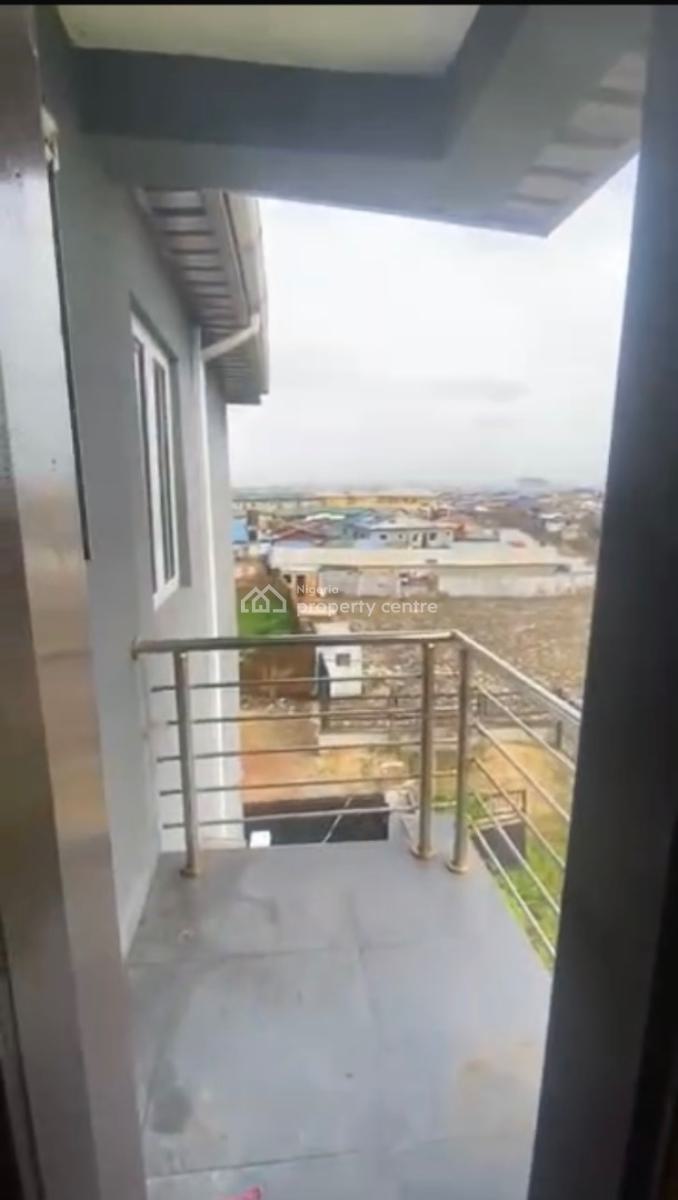a Standard Spacious 3 Bedroom with Balcony and Kitchen Cabinet, Onike, Yaba, Lagos, Flat / Apartment for Rent