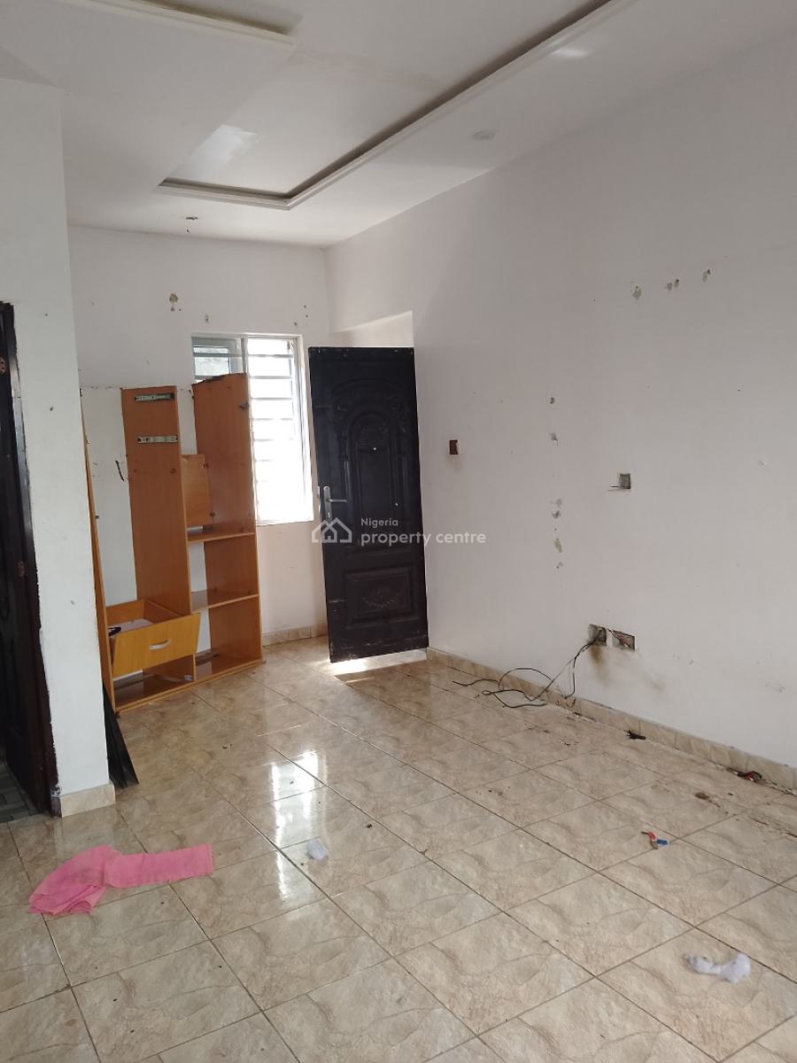 Recently Vacated 2 Bedrooms, Greenland Estate, Ogombo, Ajah, Lagos, Flat / Apartment for Rent