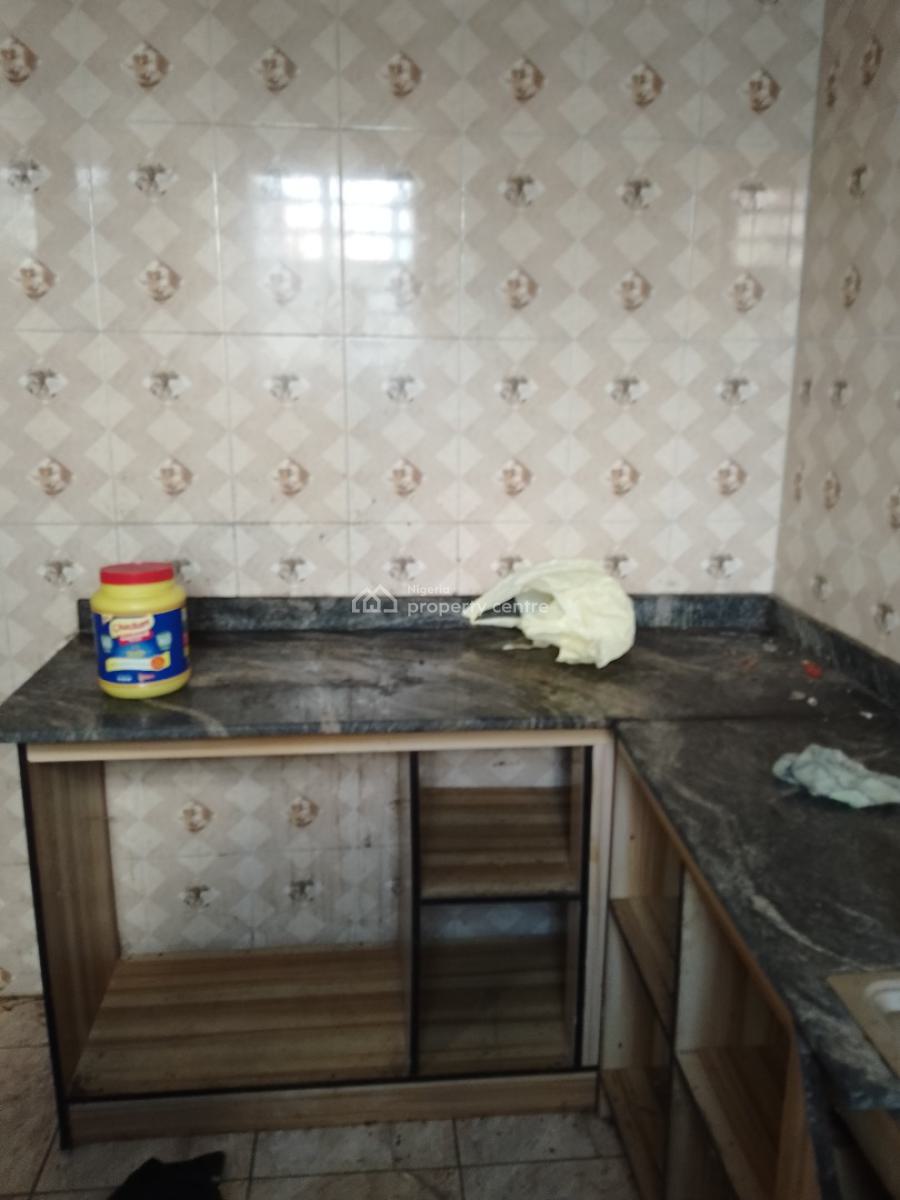 Recently Vacated 2 Bedrooms, Greenland Estate, Ogombo, Ajah, Lagos, Flat / Apartment for Rent