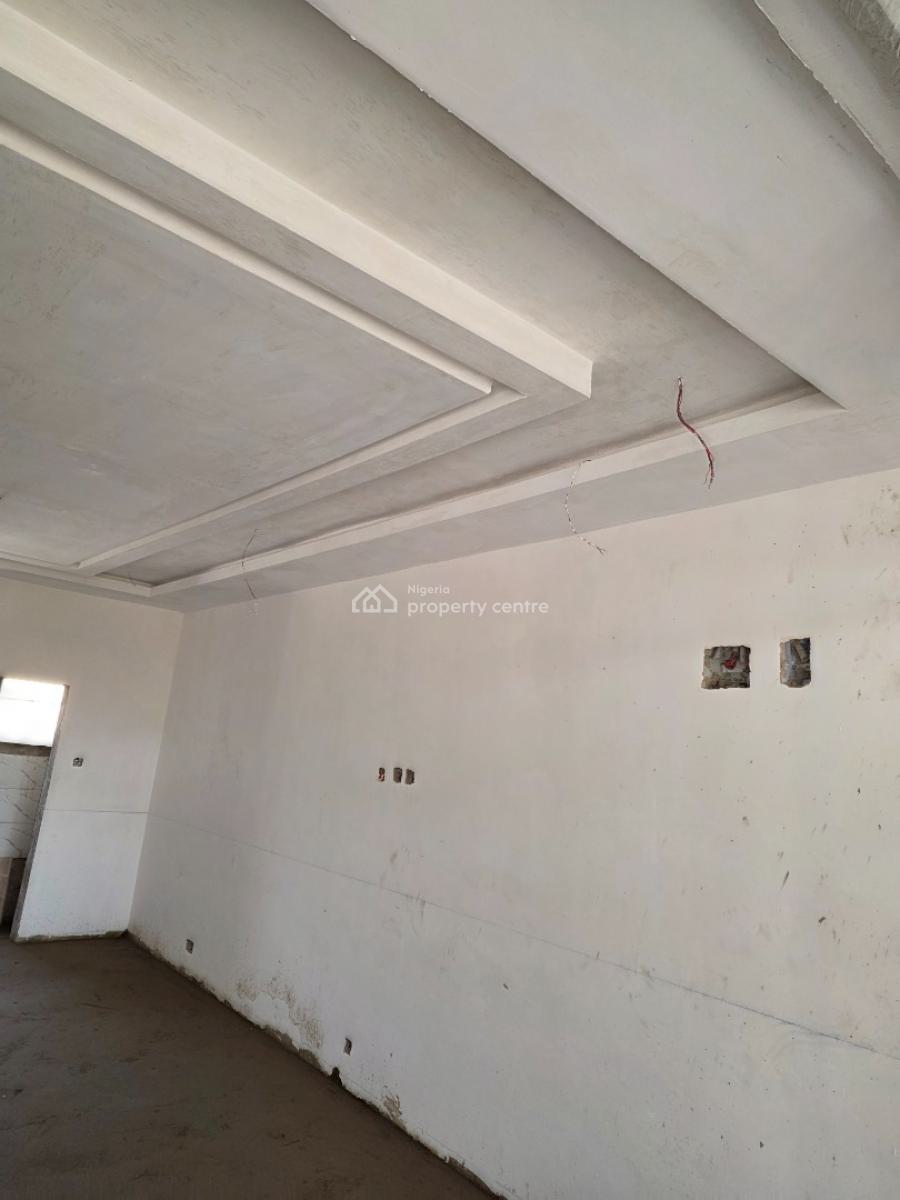 Unisex Saloon Space, 69 Road, Gwarinpa, Abuja, Commercial Property for Sale