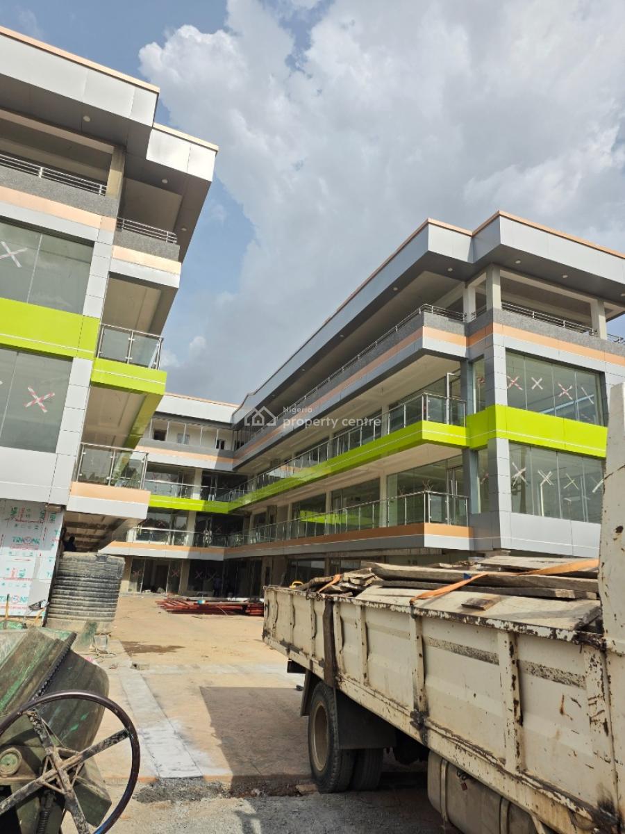 Unisex Saloon Space, 69 Road, Gwarinpa, Abuja, Commercial Property for Sale