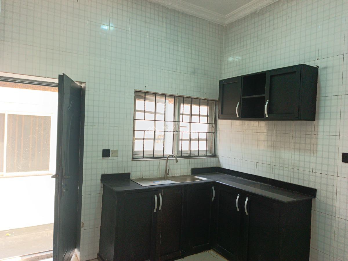 Well Maintain Ed 2 Bedroom Apartment, Lekki Phase 1, Lekki, Lagos, Flat / Apartment for Rent