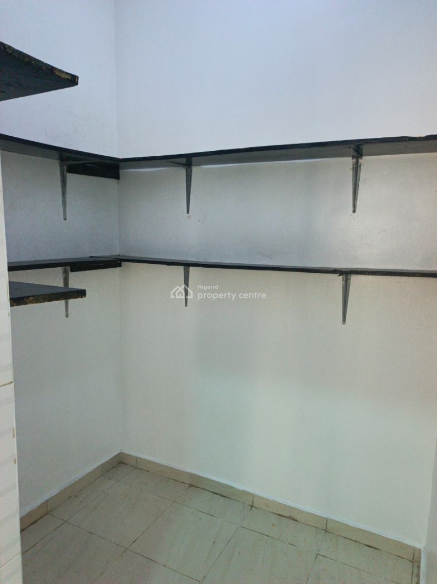 Well Maintain Ed 2 Bedroom Apartment, Lekki Phase 1, Lekki, Lagos, Flat / Apartment for Rent