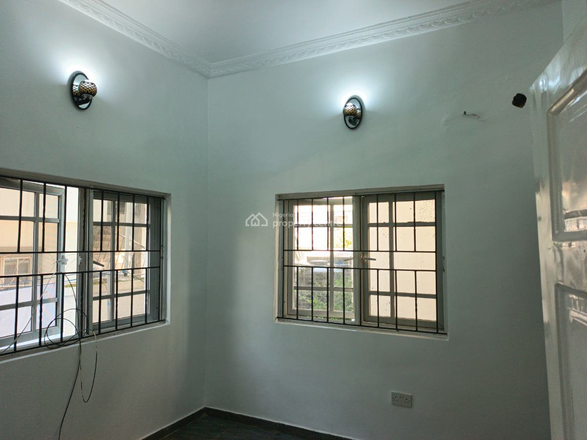 Well Maintain Ed 2 Bedroom Apartment, Lekki Phase 1, Lekki, Lagos, Flat / Apartment for Rent