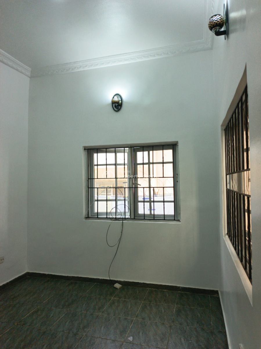 Well Maintain Ed 2 Bedroom Apartment, Lekki Phase 1, Lekki, Lagos, Flat / Apartment for Rent