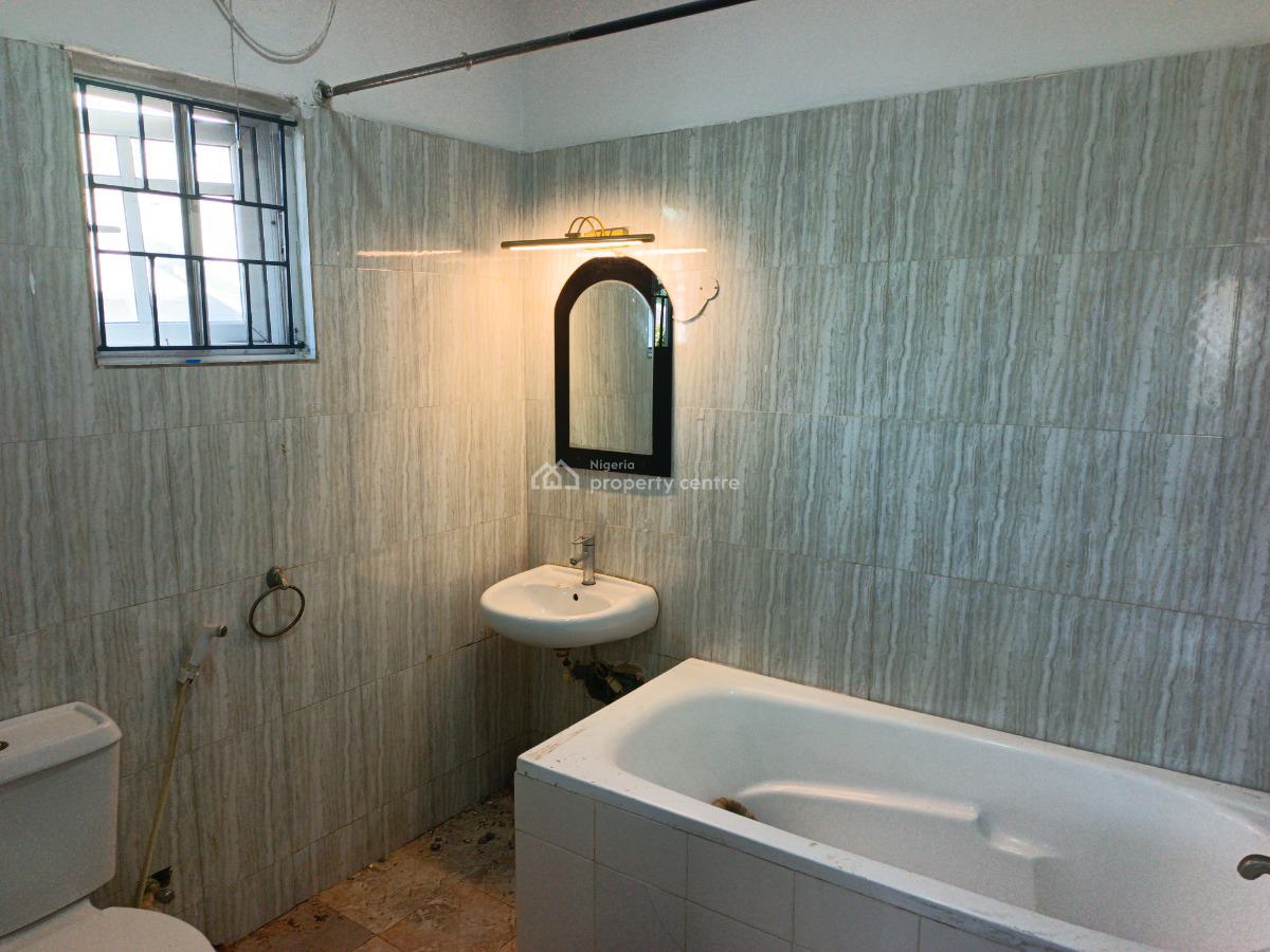Well Maintain Ed 2 Bedroom Apartment, Lekki Phase 1, Lekki, Lagos, Flat / Apartment for Rent