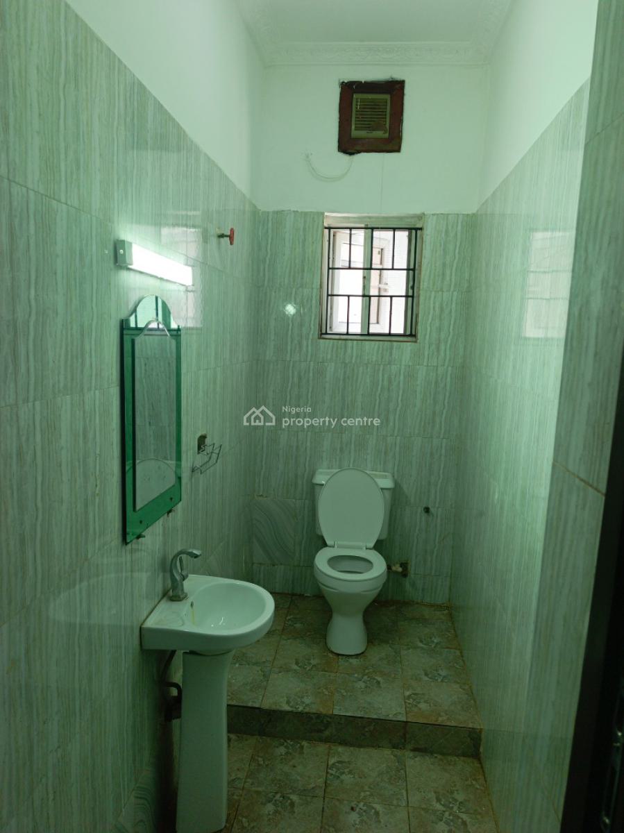 Well Maintain Ed 2 Bedroom Apartment, Lekki Phase 1, Lekki, Lagos, Flat / Apartment for Rent