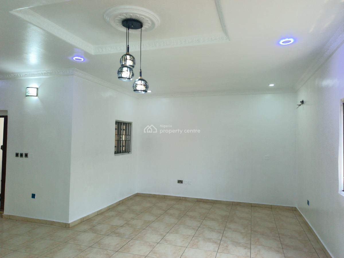 Well Maintain Ed 2 Bedroom Apartment, Lekki Phase 1, Lekki, Lagos, Flat / Apartment for Rent