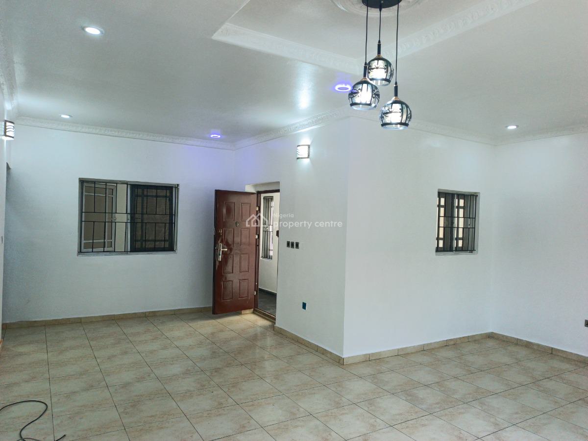 Well Maintain Ed 2 Bedroom Apartment, Lekki Phase 1, Lekki, Lagos, Flat / Apartment for Rent