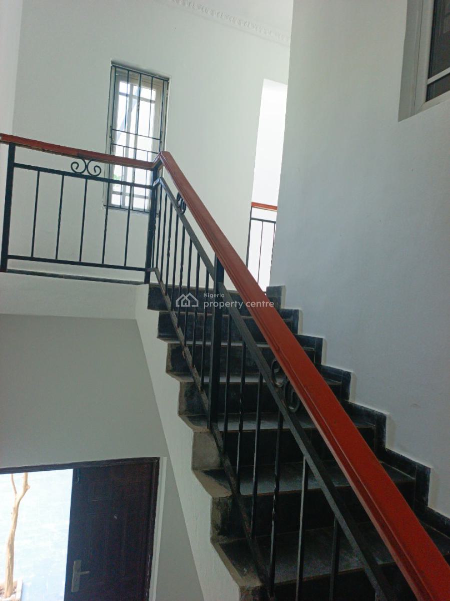 Well Maintain Ed 2 Bedroom Apartment, Lekki Phase 1, Lekki, Lagos, Flat / Apartment for Rent