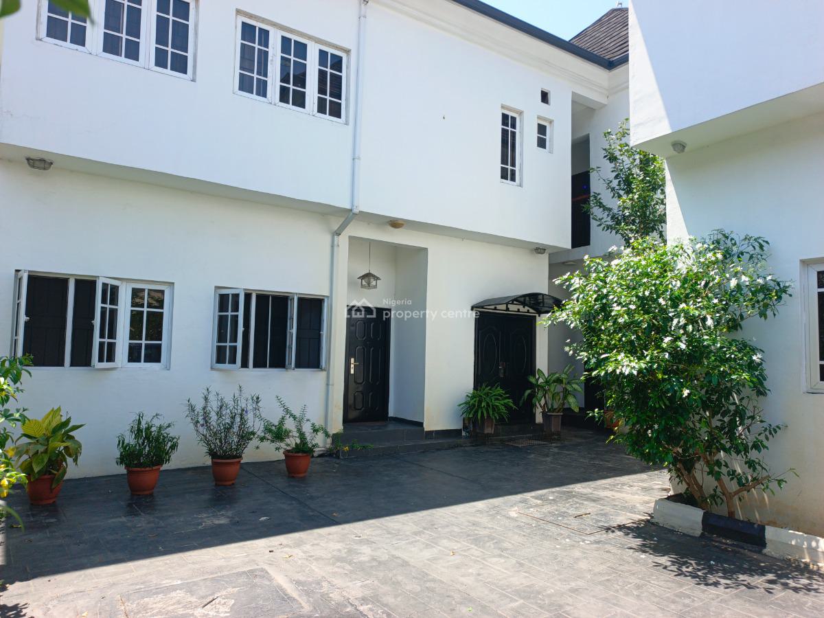 Well Maintain Ed 2 Bedroom Apartment, Lekki Phase 1, Lekki, Lagos, Flat / Apartment for Rent