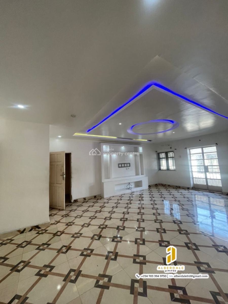 Neatly Used and Standard 3 Bedrooms Flat, Gbagada, Lagos, Flat / Apartment for Rent