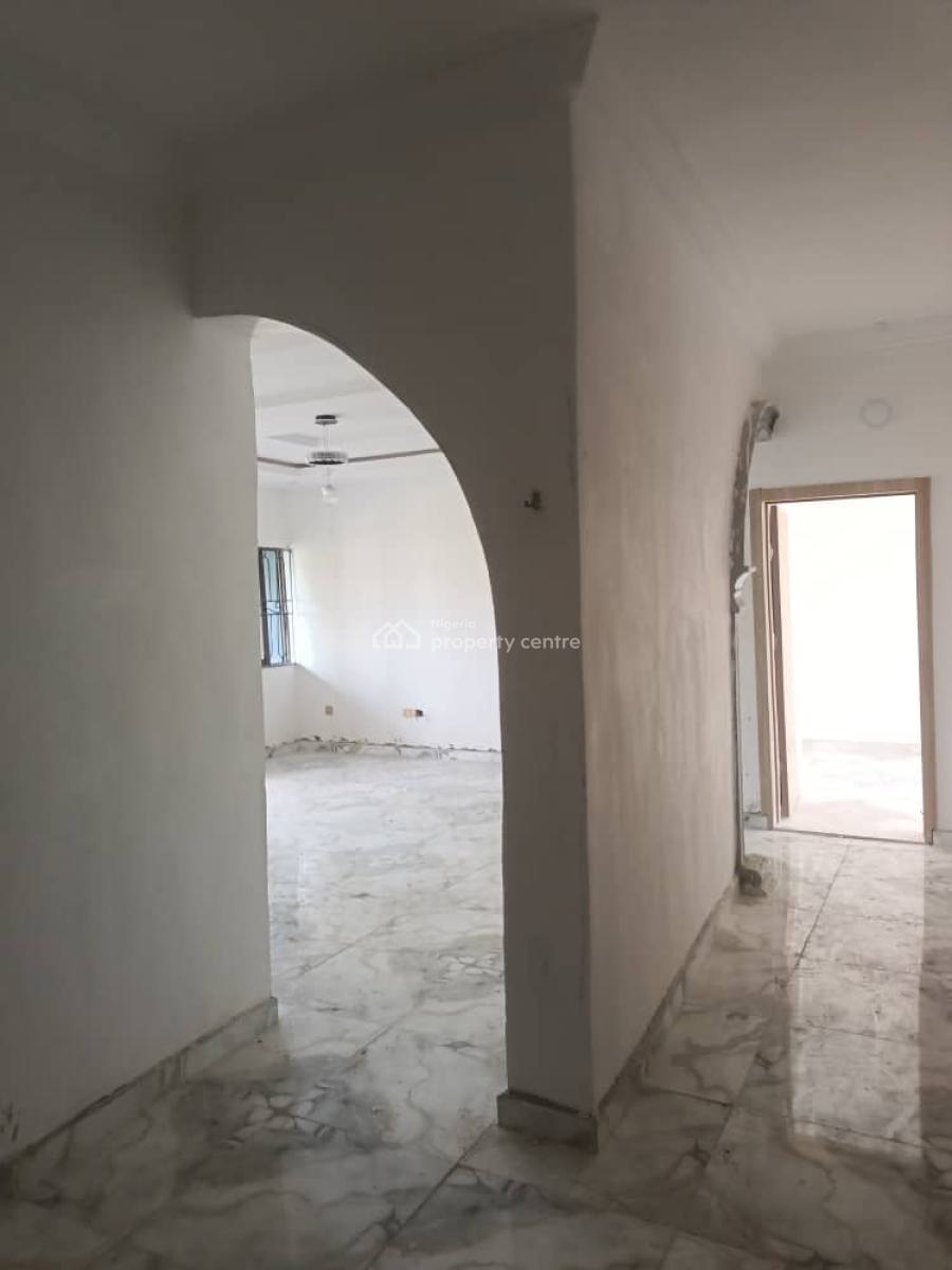 Spacious and Standard 3 Bedrooms Flat, Ekins, Ajah, Lagos, Flat / Apartment for Rent