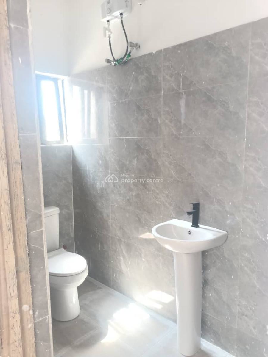 Spacious and Standard 3 Bedrooms Flat, Ekins, Ajah, Lagos, Flat / Apartment for Rent