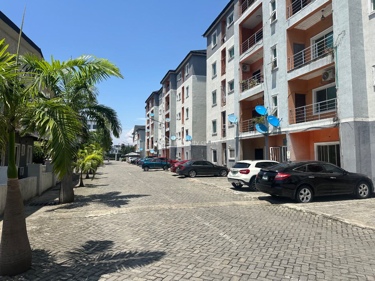 2 Bedroom Apartment in a Service Estate, New Horizon 1 Estate Lekki Enclave, Ikate, Lekki, Lagos, Flat / Apartment for Rent