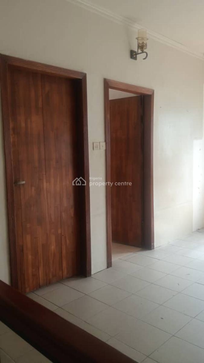 Massive 4-bedroom Semi-detached House, Mobolaji Johnson Estate, Lekki Phase 1, Lekki, Lagos, Semi-detached Duplex for Sale