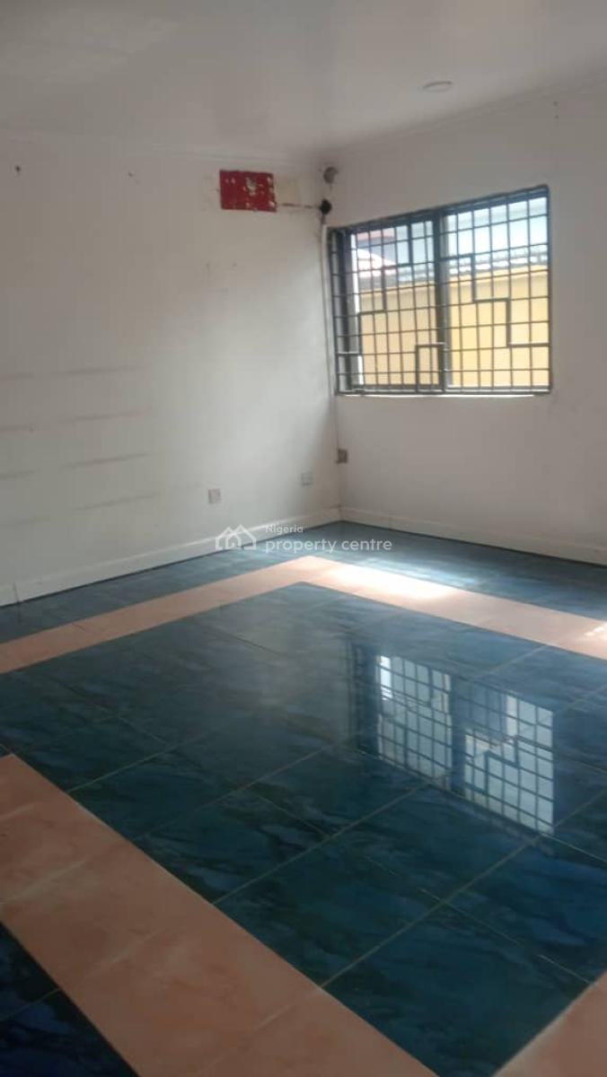 Massive 4-bedroom Semi-detached House, Mobolaji Johnson Estate, Lekki Phase 1, Lekki, Lagos, Semi-detached Duplex for Sale