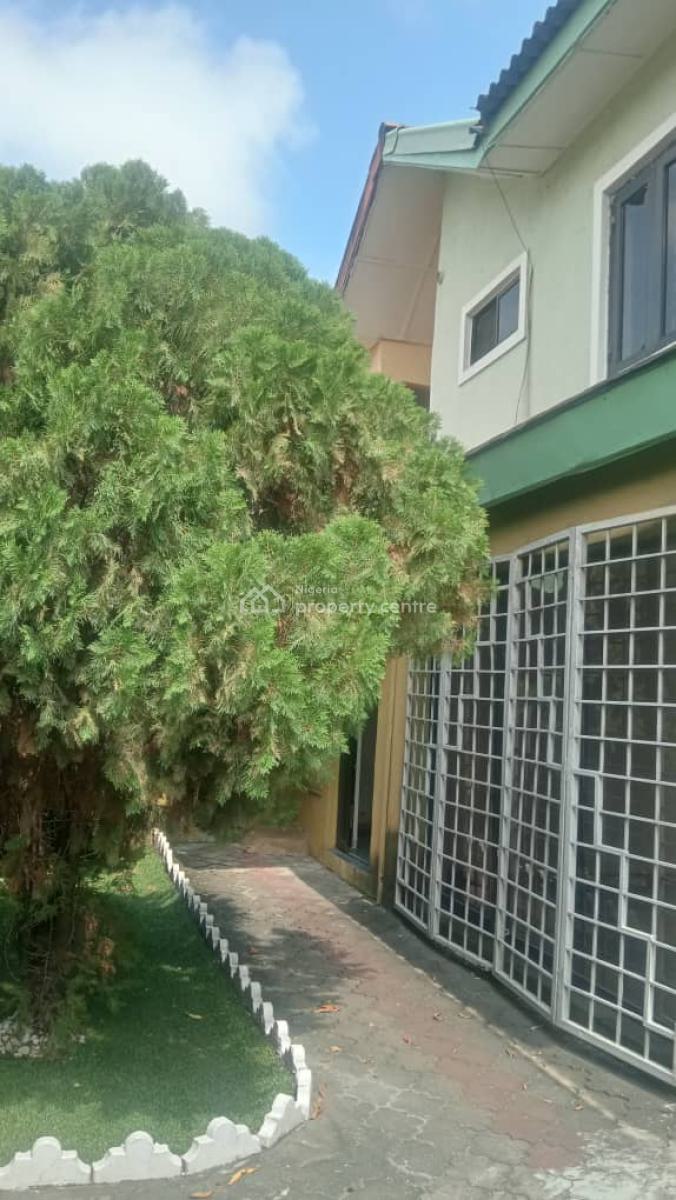 Massive 4-bedroom Semi-detached House, Mobolaji Johnson Estate, Lekki Phase 1, Lekki, Lagos, Semi-detached Duplex for Sale