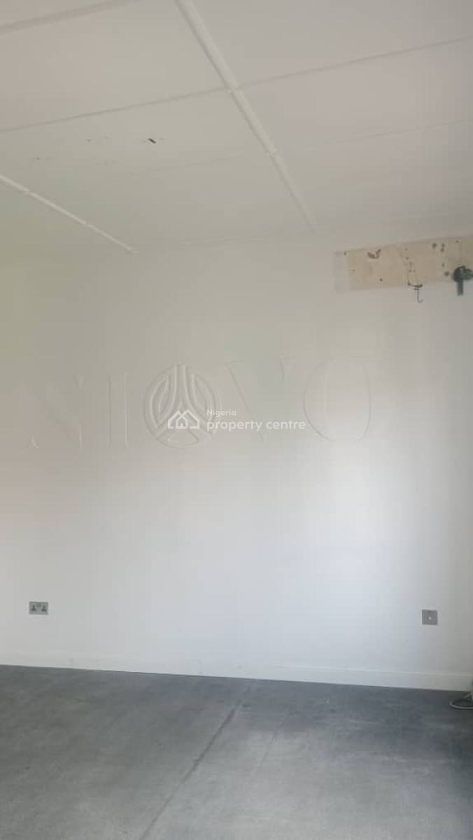 Massive 4-bedroom Semi-detached House, Mobolaji Johnson Estate, Lekki Phase 1, Lekki, Lagos, Semi-detached Duplex for Sale