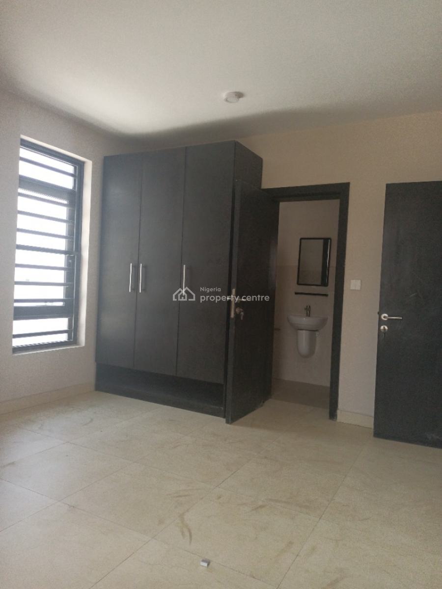 2 Bedroom Apartment with Spacious Rooms, Osapa, Lekki, Lagos, Block of Flats for Sale