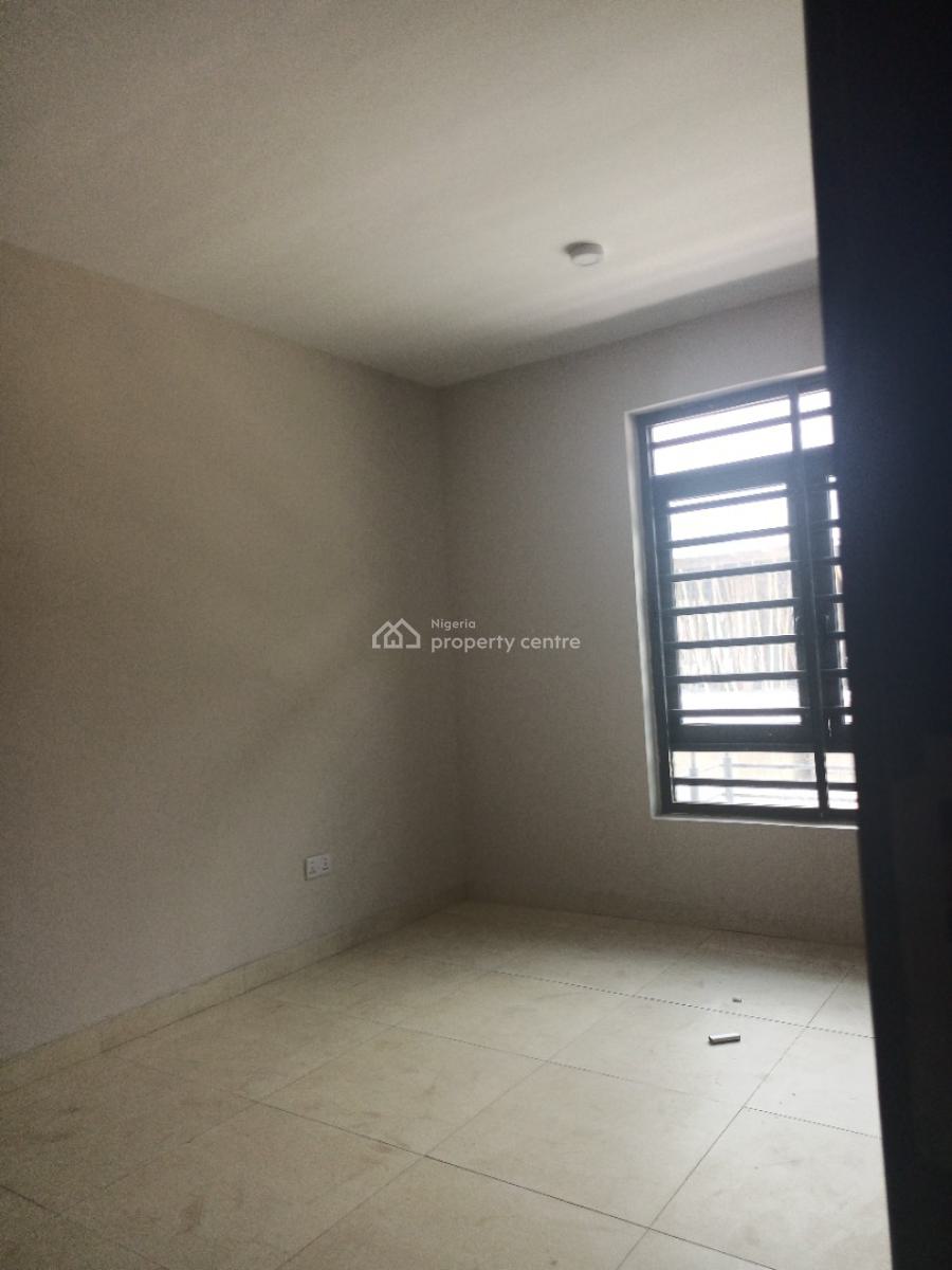 2 Bedroom Apartment with Spacious Rooms, Osapa, Lekki, Lagos, Block of Flats for Sale