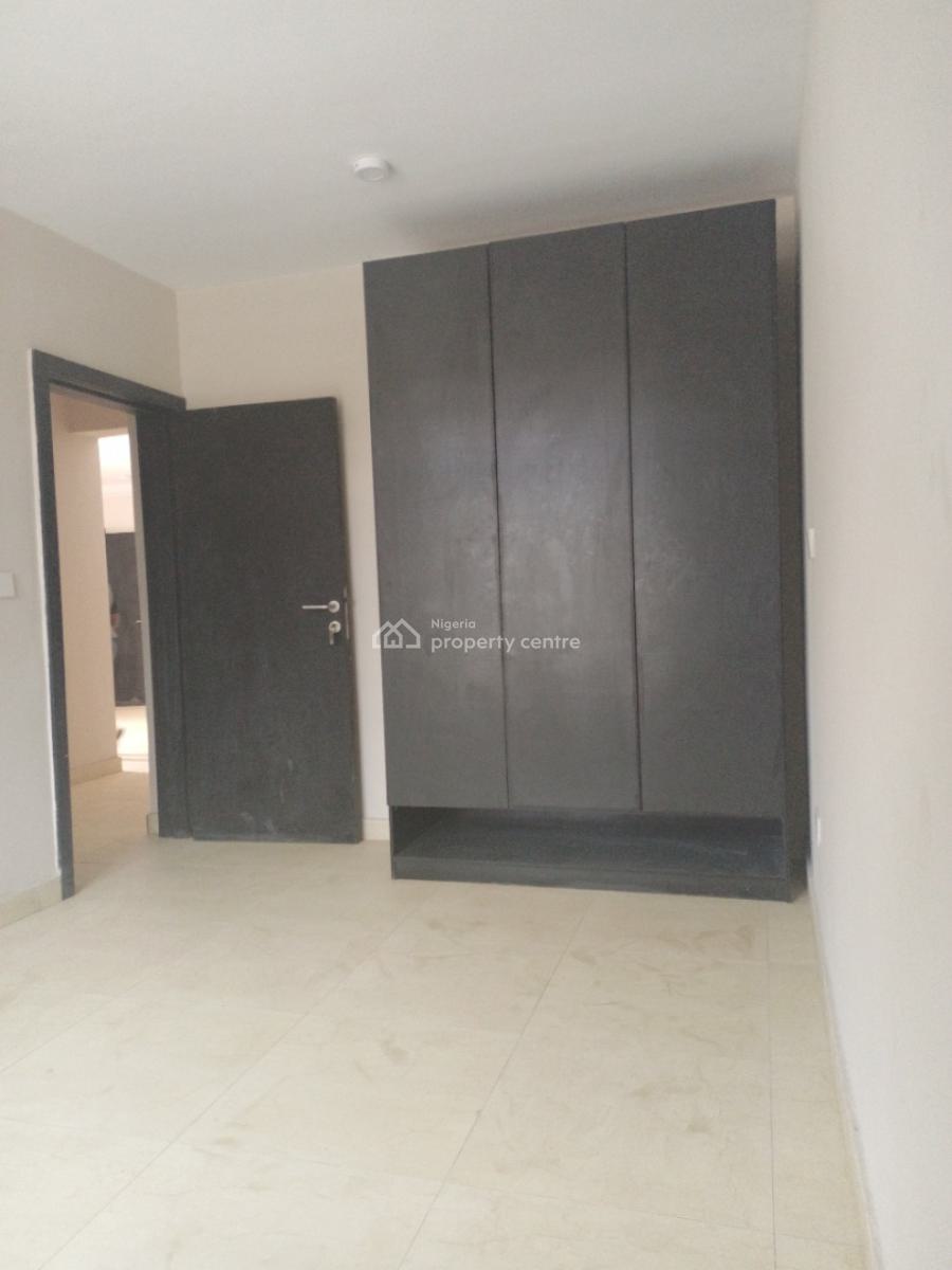 2 Bedroom Apartment with Spacious Rooms, Osapa, Lekki, Lagos, Block of Flats for Sale