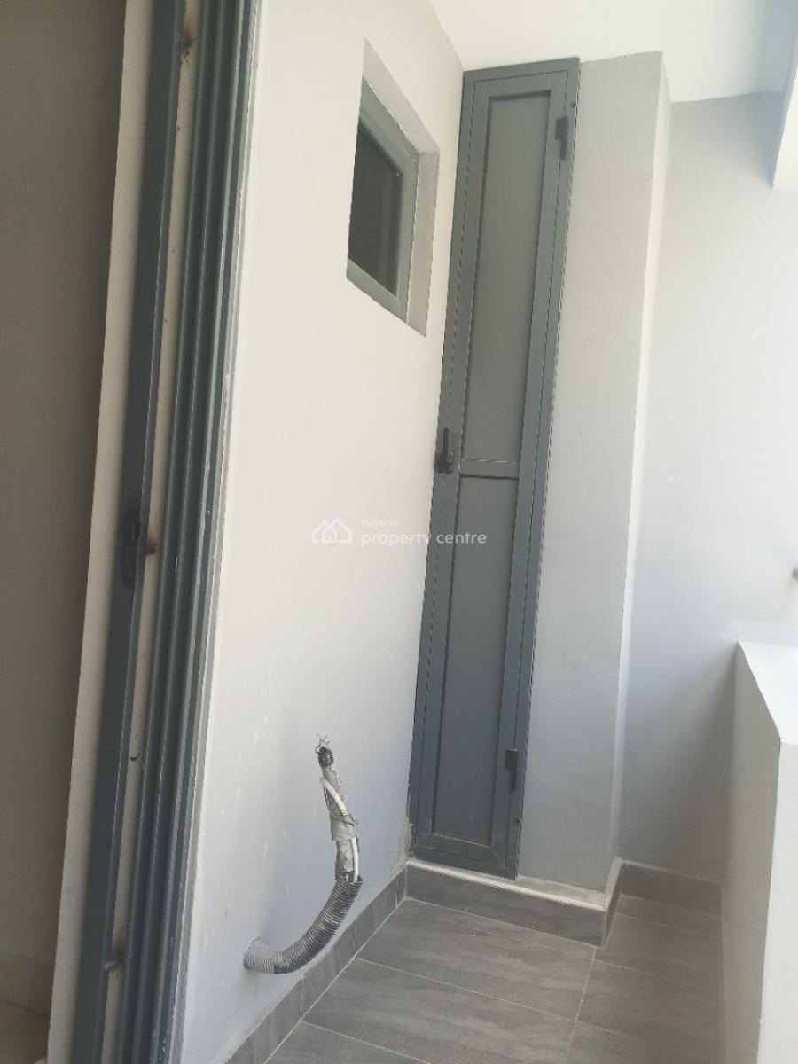 2 Bedroom Apartment with Spacious Rooms, Osapa, Lekki, Lagos, Block of Flats for Sale