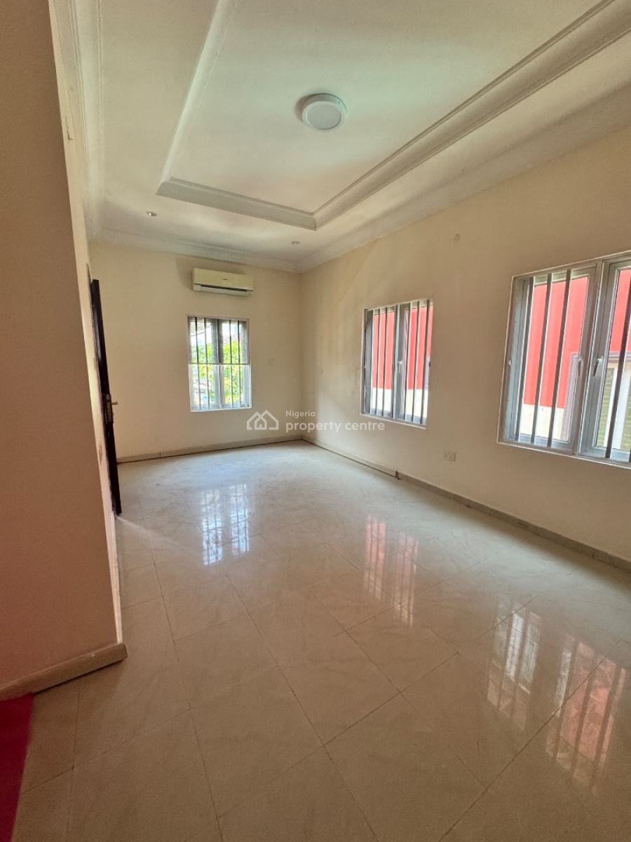 4 Bedroom Semi-detached Duplex Wiith Bq, Lekki Phase 1, Lekki, Lagos, Commercial Property for Rent