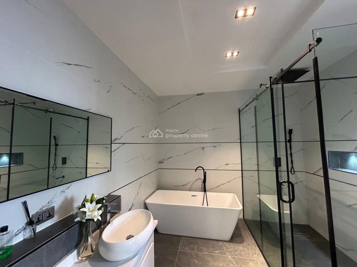 Luxurious 5 Bedroom Duplex Mansion Apartment Self Compound  Location: L, Lekki Phase 1, Lekki, Lagos, Detached Duplex Short Let