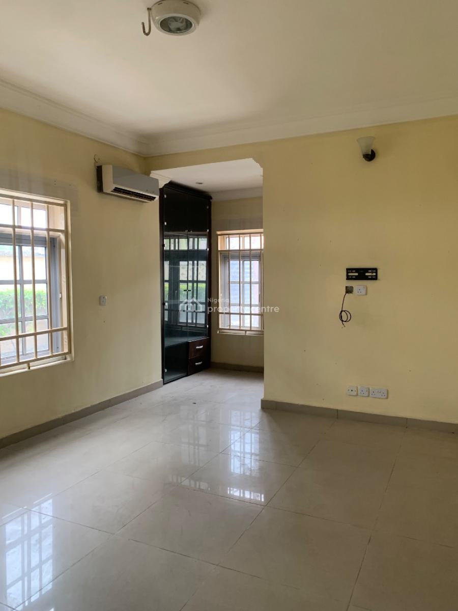 3 Bedroom Flat with Room Bq on The Ground Floor, Off Aminu Kano Crescent, Wuse, Abuja, Flat / Apartment for Rent