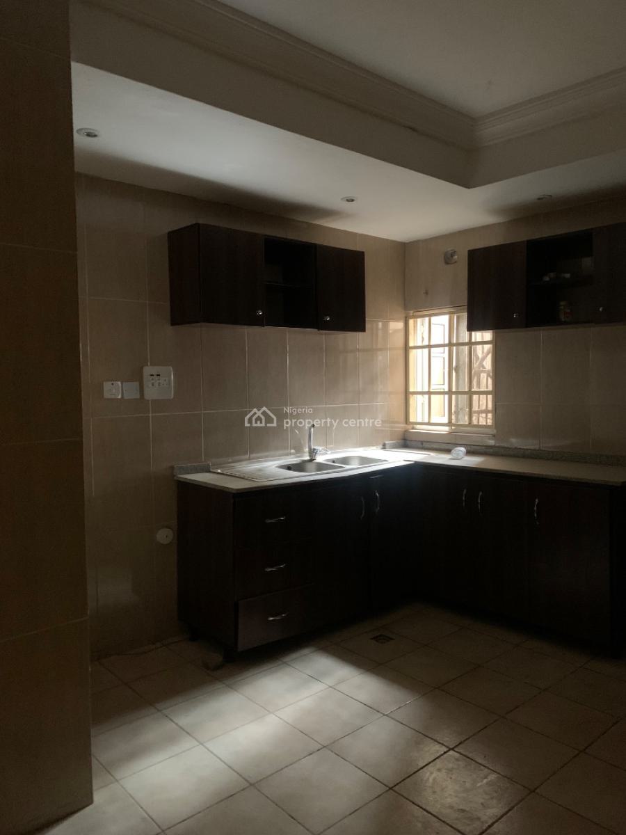 3 Bedroom Flat with Room Bq on The Ground Floor, Off Aminu Kano Crescent, Wuse, Abuja, Flat / Apartment for Rent