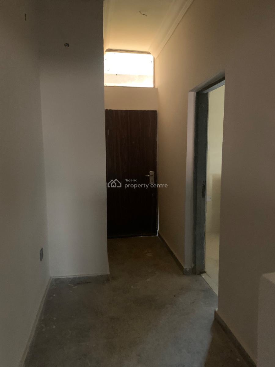 2 Bedroom Flat with Room Bq on The Ground Floor, Off Aminu Kano Crescent, Wuse, Abuja, Flat / Apartment for Rent
