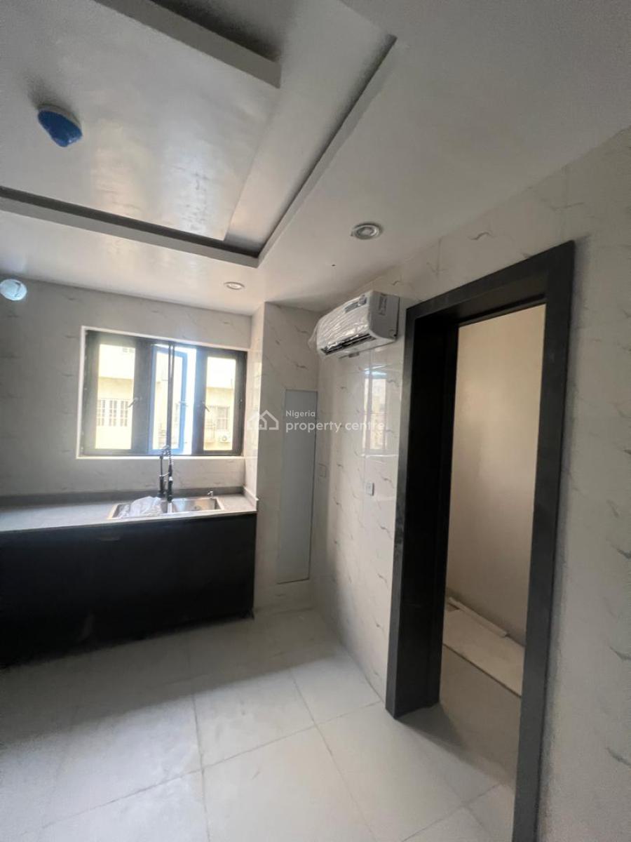 2 Bedroom Apartment in Lekki Phase Right Hand Side1, Lekki Phase 1, Lekki, Lagos, Block of Flats for Sale