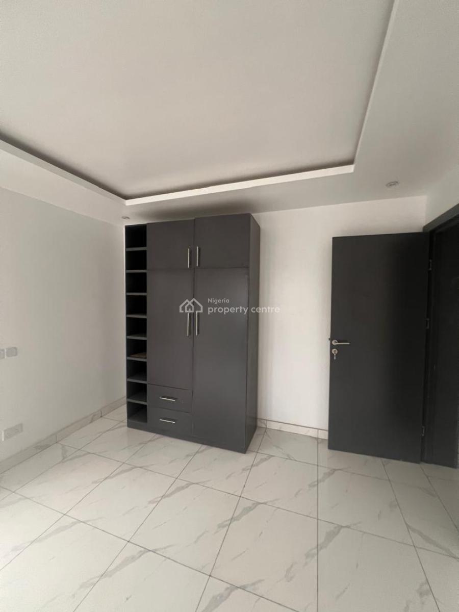 2 Bedroom Apartment in Lekki Phase Right Hand Side1, Lekki Phase 1, Lekki, Lagos, Block of Flats for Sale