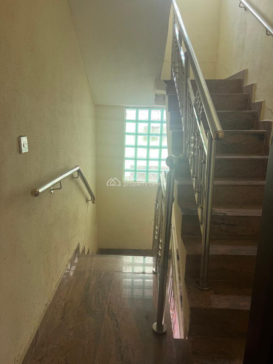 Very Clean Three (3) Bedroom Flat, Emina Crescent, Ikeja, Lagos, Flat / Apartment for Rent