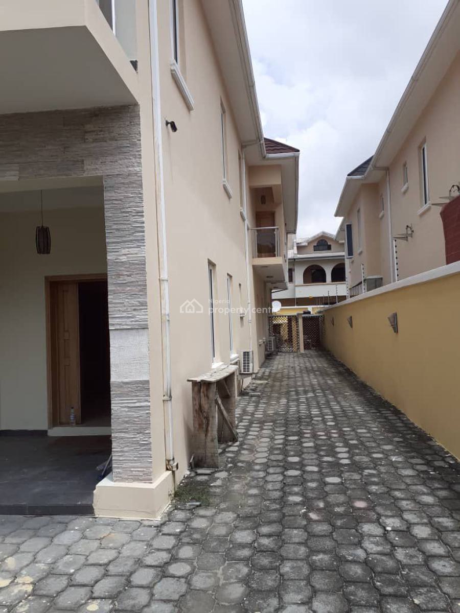 Well Maintained  5 Bedroom Duplex, Lekki Phase1 Estate, Lekki Phase 1, Lekki, Lagos, Detached Duplex for Sale