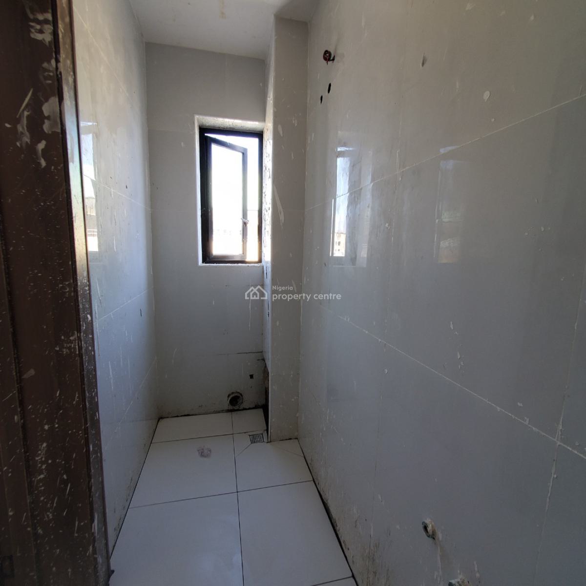 Excellent 2bedroom Apartment Within a Secured Estate, Lekki Phase 1, Lekki, Lagos, Flat / Apartment for Sale