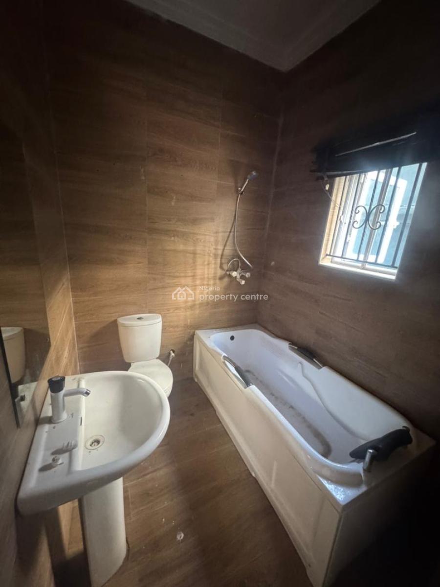 a Nice and Spacious 1 Bedroom Apartment, Off Freedom Way, Lekki Phase 1, Lekki, Lagos, Flat / Apartment for Rent