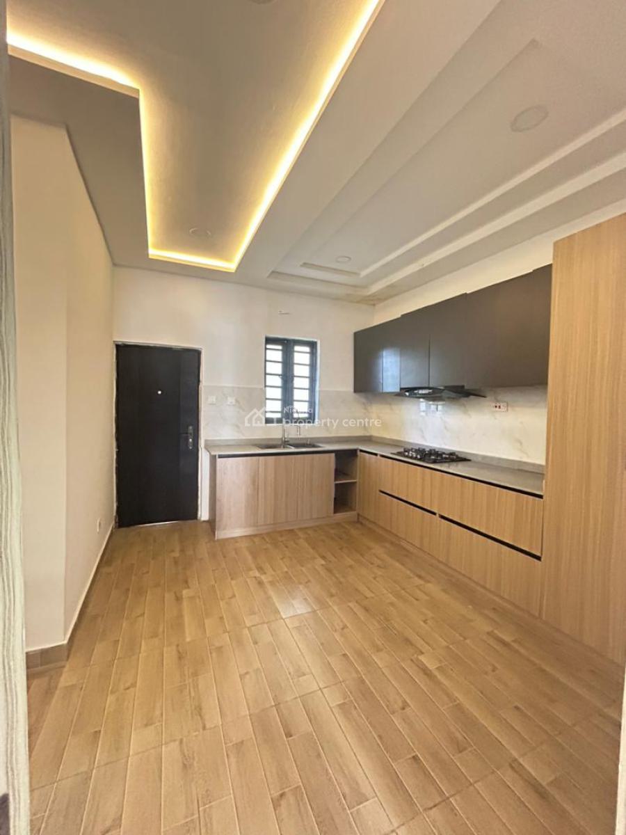 4 Bedroom Terrace Apartment, New Road, Lekki, Lagos, House for Rent