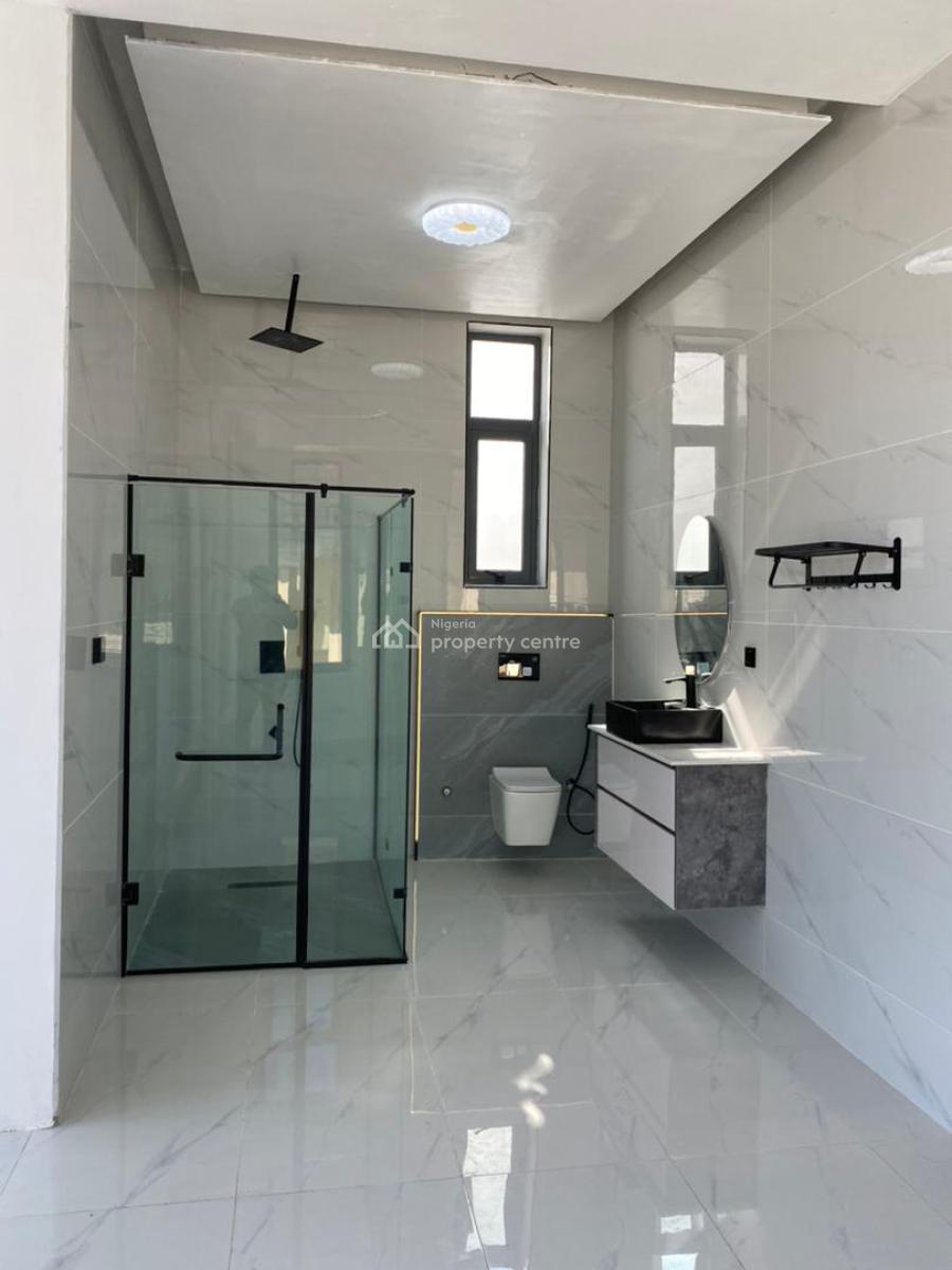 5 Bedrooms Fully-detached Duplex with Bq, Chevron, Lekki, Lagos, Detached Duplex for Sale