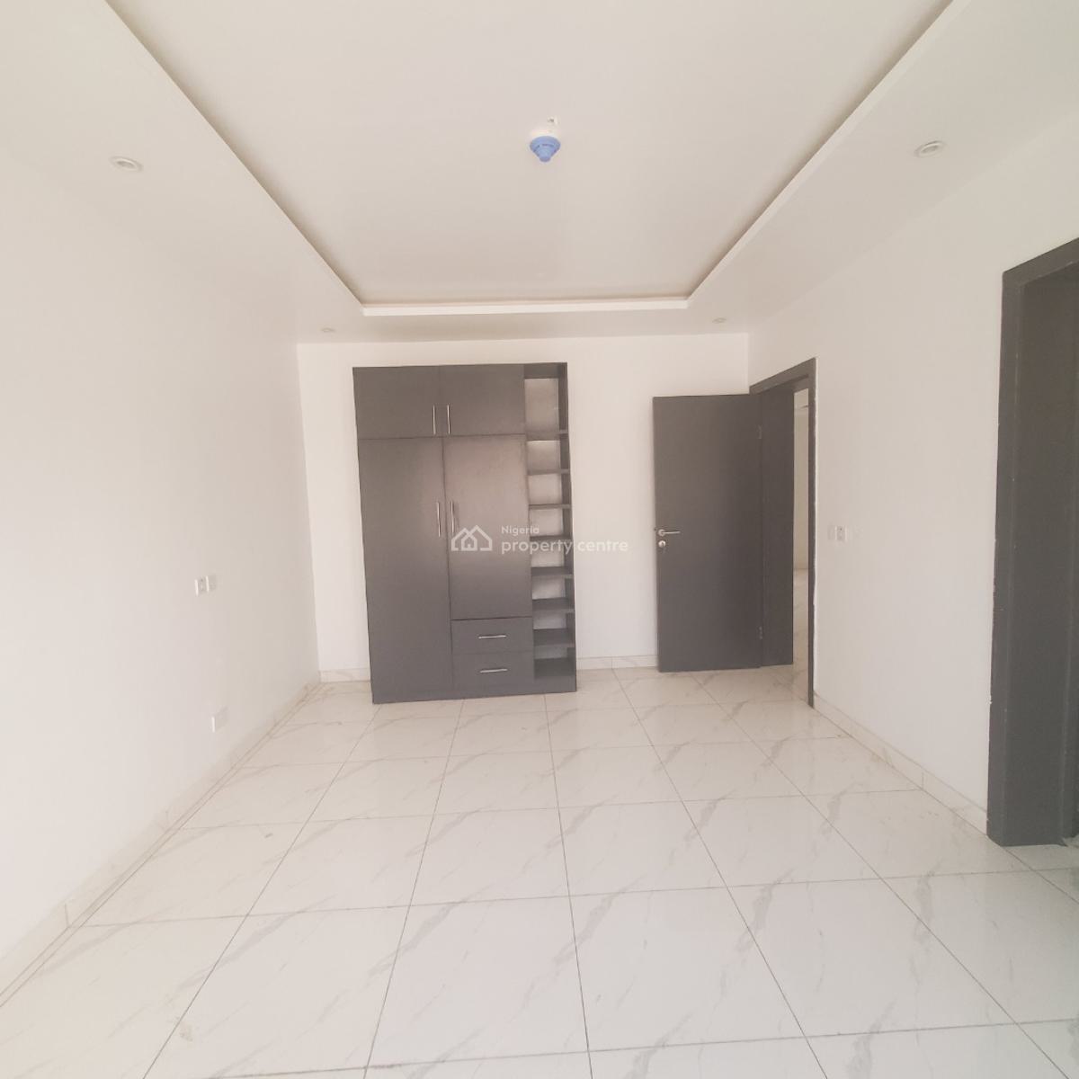 Exquisite 2bedroom Apartment with a Pool, Lekki Phase 1, Lekki, Lagos, Flat / Apartment for Sale