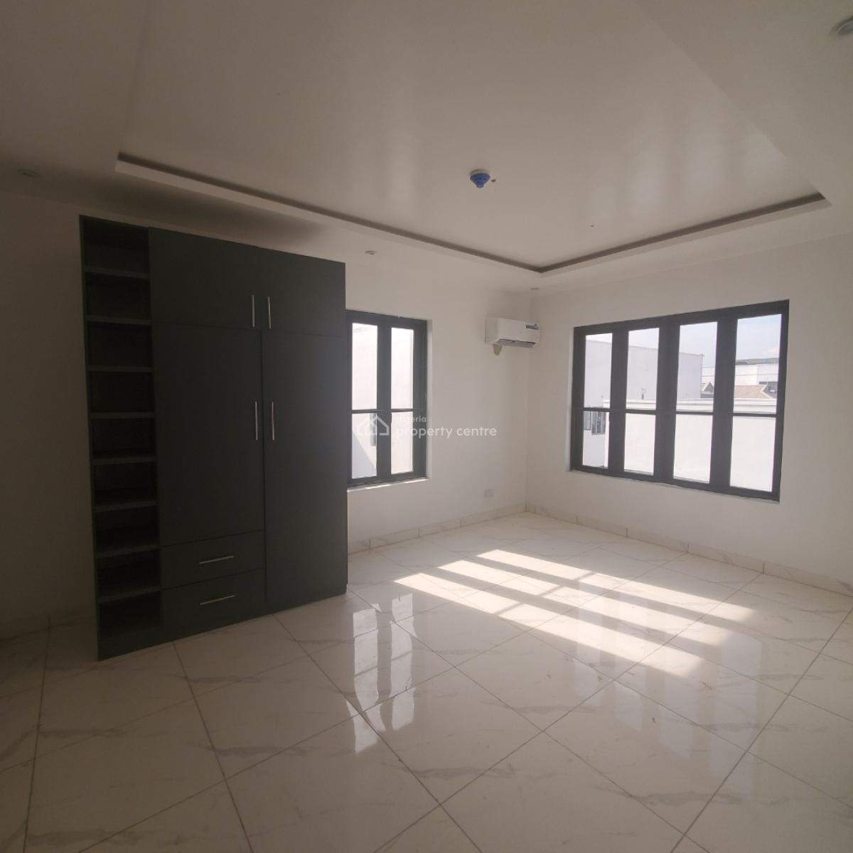 Exquisite 2bedroom Apartment with a Pool, Lekki Phase 1, Lekki, Lagos, Flat / Apartment for Sale