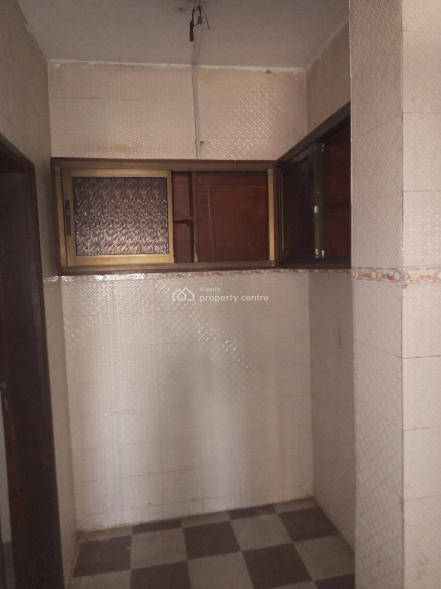 Lovely 2 Bedroom Upstairs, Igbo Efon, Lekki, Lagos, Flat / Apartment for Rent