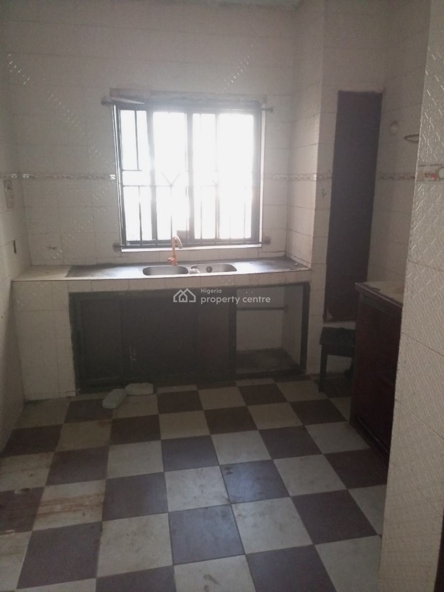Lovely 2 Bedroom Upstairs, Igbo Efon, Lekki, Lagos, Flat / Apartment for Rent