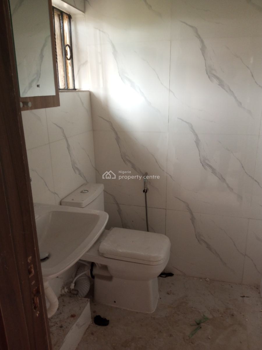 Spacious 3 Bedroom Flat, Gra, Ikeja, Lagos, Flat / Apartment for Rent