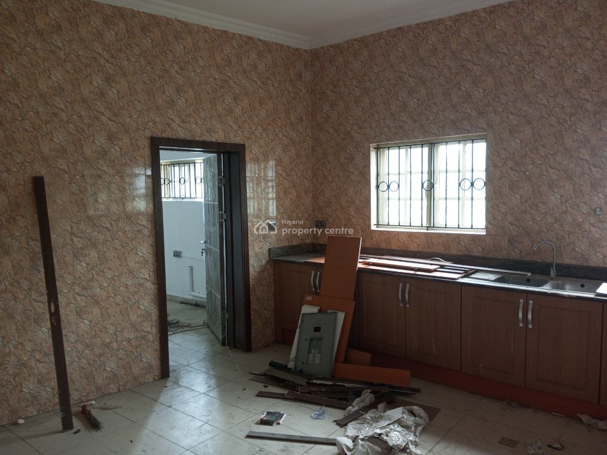 Spacious 3 Bedroom Flat, Gra, Ikeja, Lagos, Flat / Apartment for Rent