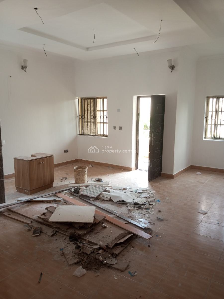 Spacious 3 Bedroom Flat, Gra, Ikeja, Lagos, Flat / Apartment for Rent