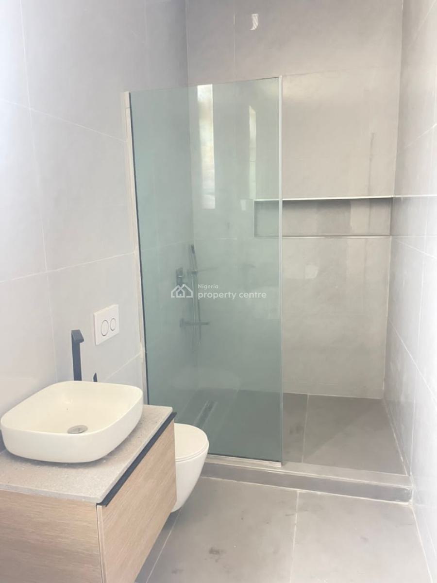 Spacious Master Bedroom Apartment, Alpha Beach Road, By Coastal Road, Lekki, Lagos, Flat / Apartment for Rent